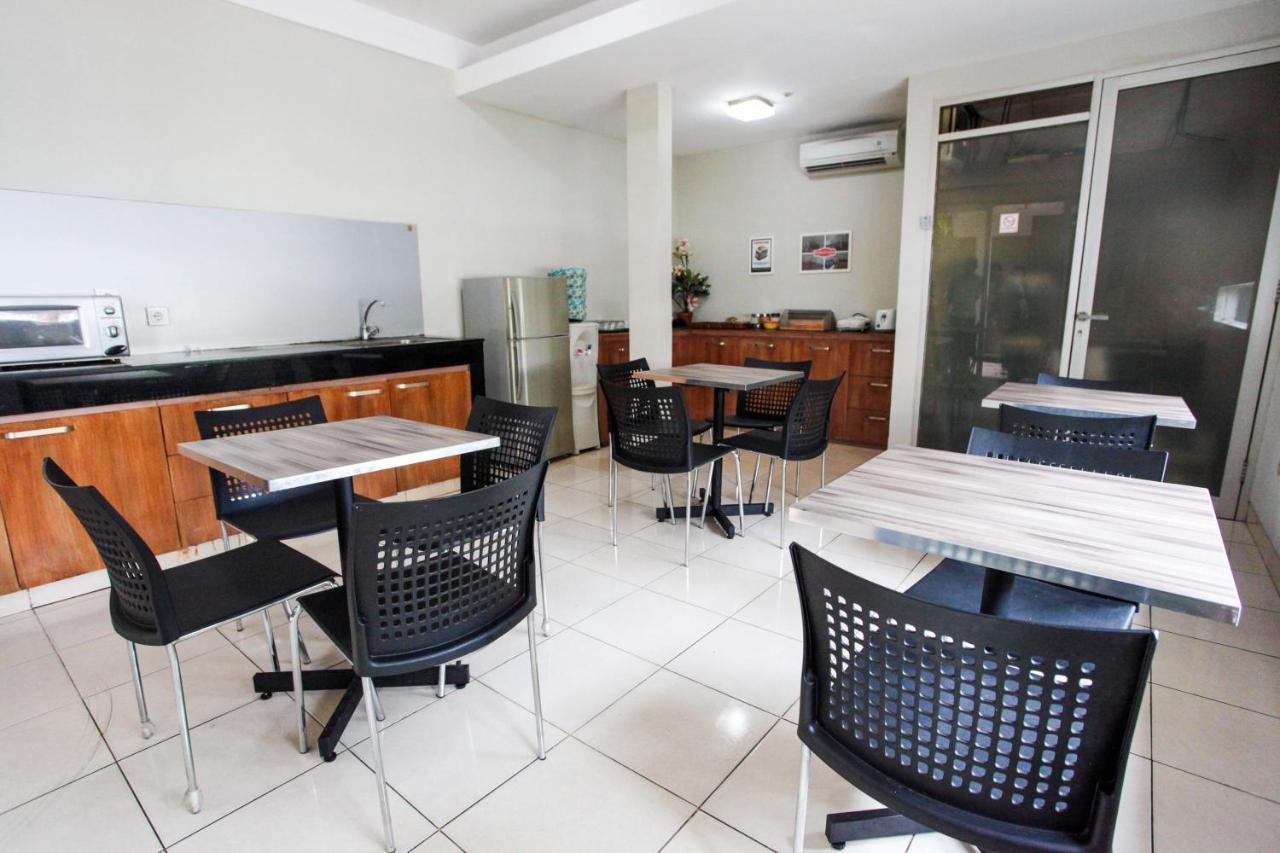 Legreen Suite Pejompongan Jakarta Exterior photo