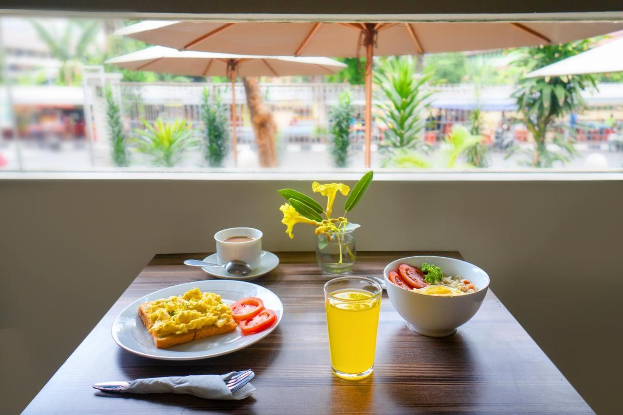 Legreen Suite Pejompongan Jakarta Exterior photo
